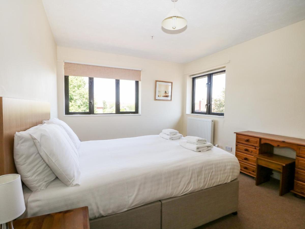 Вилла Flat 33 - Marine Court Литлхемптон Экстерьер фото